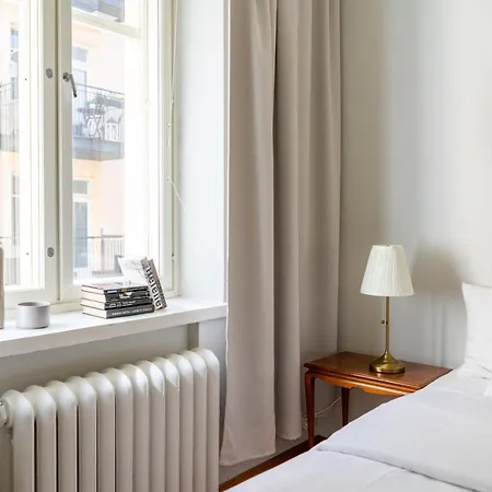 Stylish 1br With Private Sauna & Balcony *