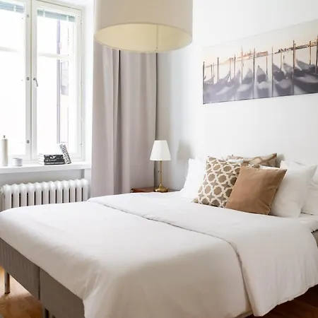 Stylish 1br With Private Sauna & Balcony