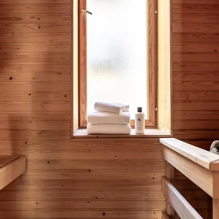 Apartment Stylish 1br With Private Sauna & Balcony *